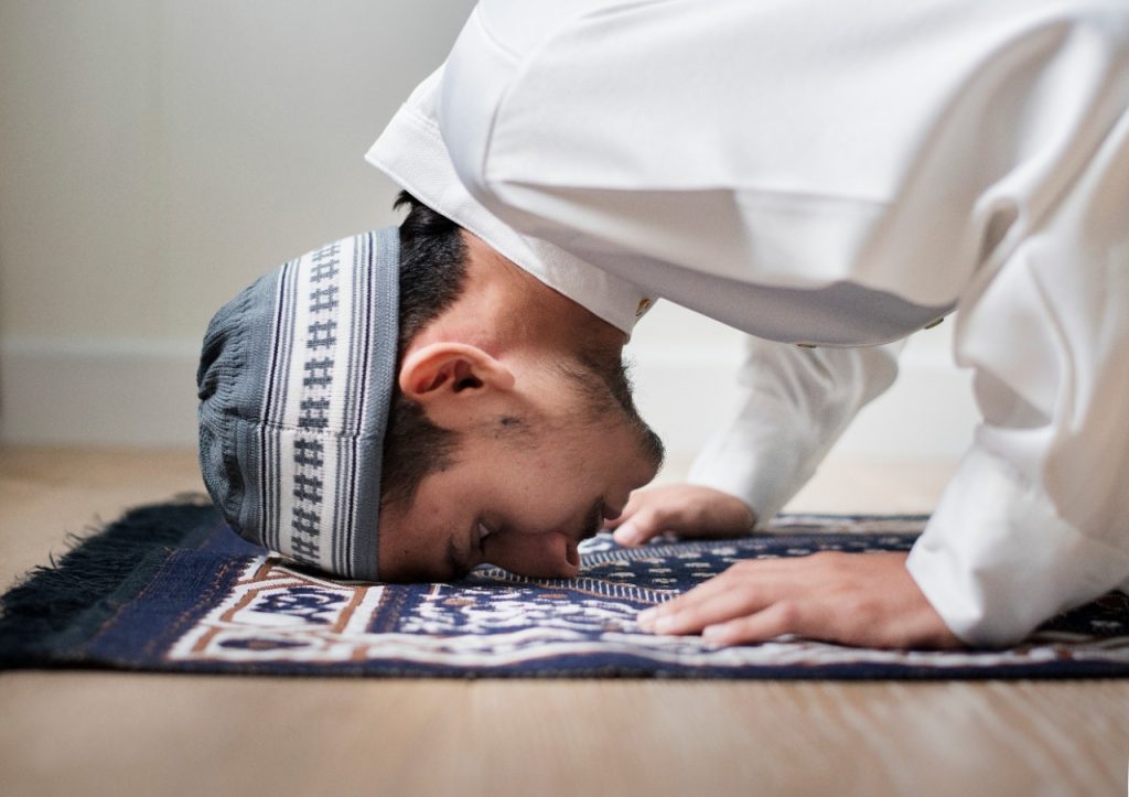 Sujud Tilawah di Salat Panduan Lengkap Benar!