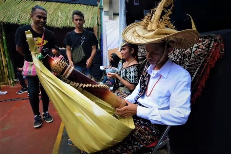 Rahasia Mainkan Sasando Panduan Lengkap untuk Pemula!