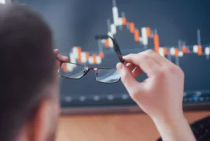 Emas Mengilap Lonjakan Harga Tawarkan Peluang Cuan Trading Online