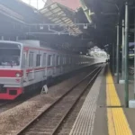 Misteri KRL Commuter Line Tak Berhenti di Stasiun Gambir Penjelasan Resmi Fakta