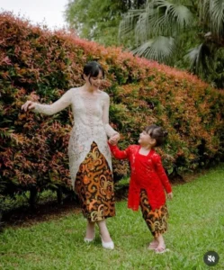 Rahasia Asmirandah Tiga Tips Optimalkan Kecerdasan Anak