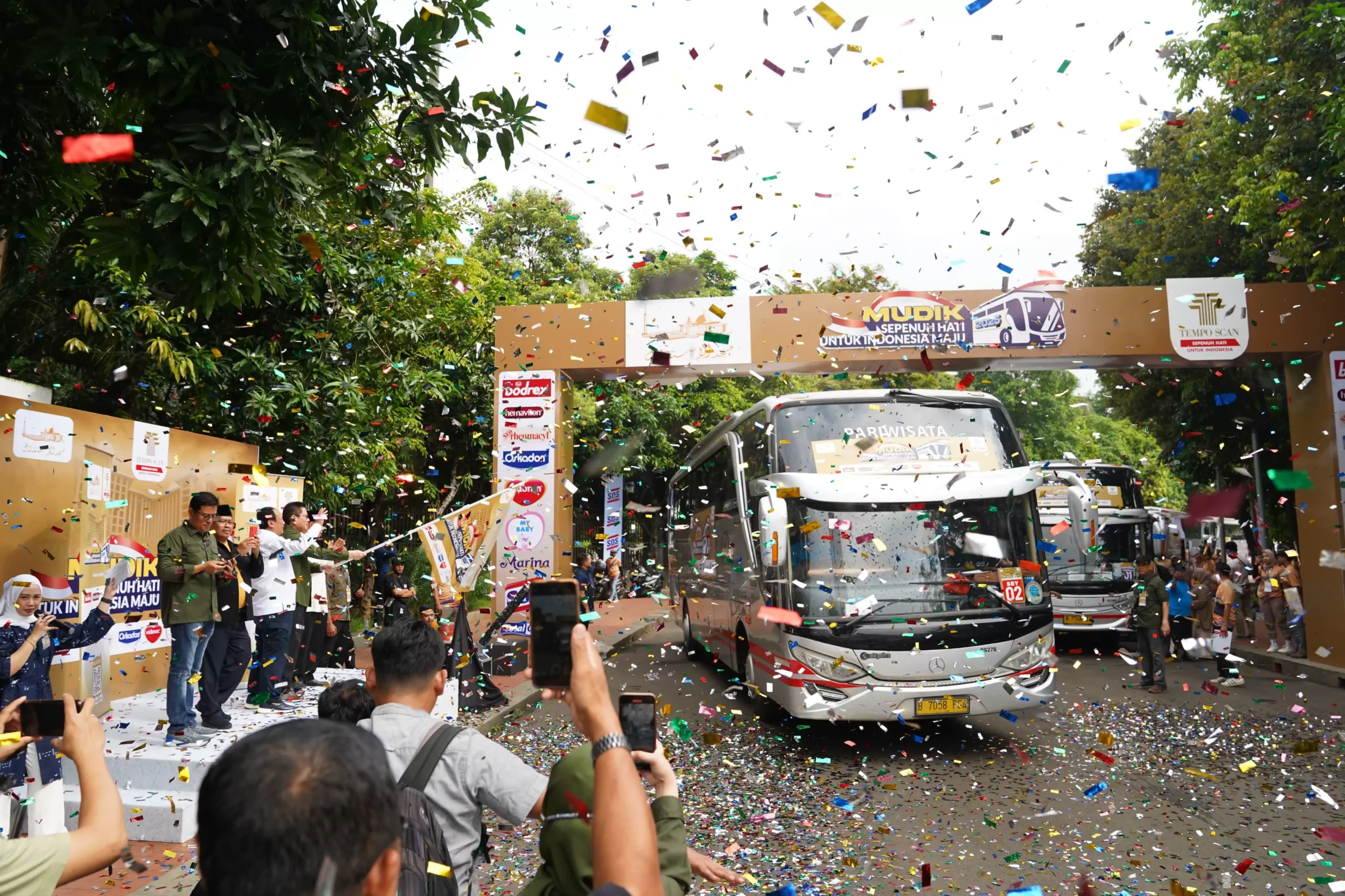 Tempo Scan Fasilitasi Mudik Ribuan Mitra Usaha via 50 Bus Gratis scaled