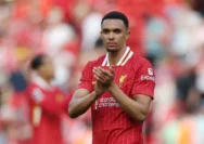 Anfield Bergemuruh Trent Alexander Arnold Dihujani Cemoohan Suporter Sendiri