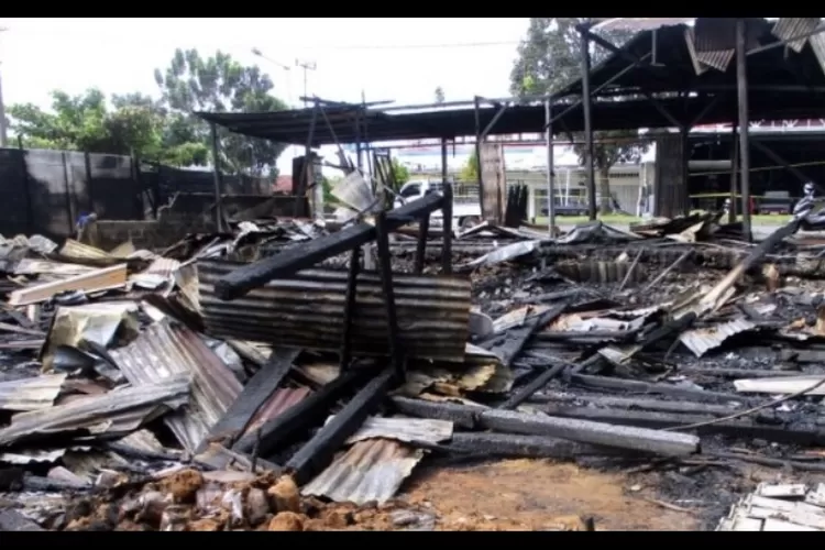 Kebakaran Hebat Lalap Gudang Tas di Bantul Ratusan Juta Rupiah Ludes Terbakar