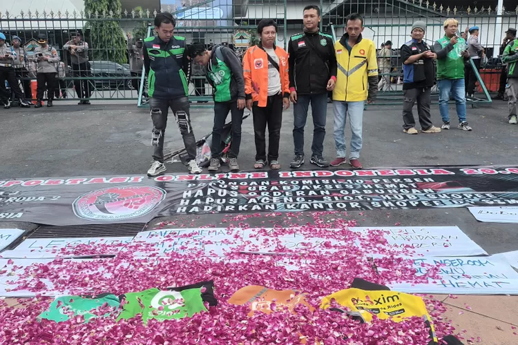 Kebijakan Mitra Pengemudi Online Dampak Jangka Panjang Harus Dipertimbangkan Matang