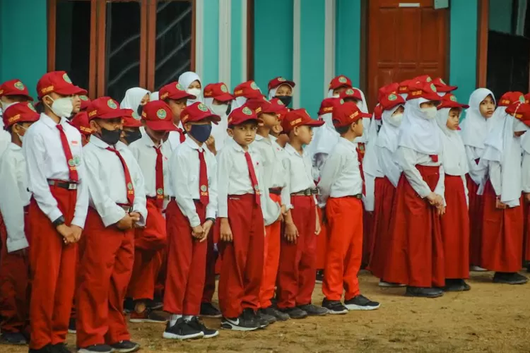 Program Makan Siang Bergizi Sekolah Picu Ratusan Siswa Bogor Tumbang