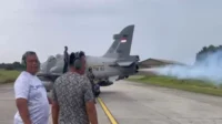Hawk TNI AU: Asap Merah Putih dari Pesawat Legendaris Sambut HUT RI