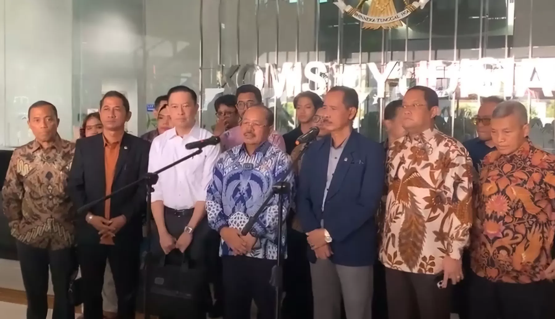 KY Bentuk Tim Investigasi Dugaan Pelanggaran Etik Hakim Tipikor Usut Laporan Tom Lembong