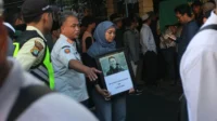 Keluarga Diplomat Arya Daru: Akun Medsos Hilang Tetap Aktif
