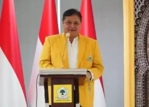 Airlangga Mundur dari Golkar: Ada Badai Apa di Balik Keputusan Mengejutkan Ini?