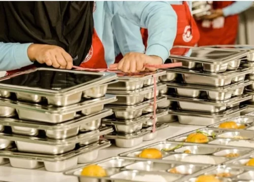 **BGN Putuskan Nasib Makanan Pabrikan di Menu Anak: UMKM Lokal Jadi Pahlawan Gizi?**