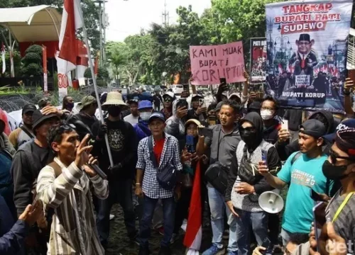 Demo Pati di KPK: Misteri Kasus Rel Kereta Api Terkuak?