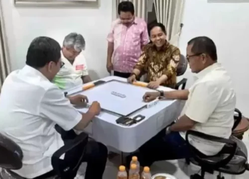Menteri P2MI & Azis Syamsuddin: Foto Domino Ungkap Rahasia Mengejutkan?
