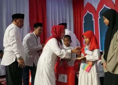 Nuzulul Quran: Hati Terketuk, Ratusan Yatim & Janda Berseri Dapat Santunan PDIP Jatim