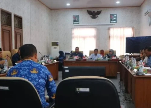 Skandal DPRD Pati: Jurnalis Dihalang, Tersangka Akhirnya Muncul?