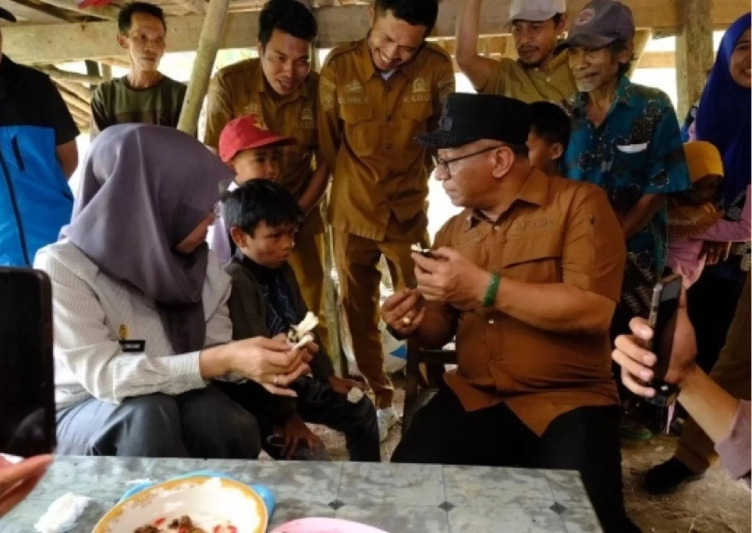 Bocah Singkong Viral Gowa Bupati Langsung Bertindak Kejutan Bantuan Menggemparkan scaled