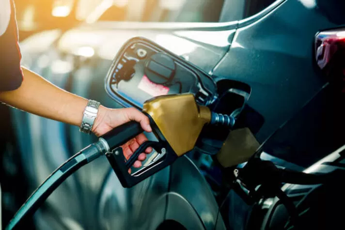 DPR Berang BBM Swasta Ditekan Pertamina KPPU Bongkar Dominasi Mengejutkan
