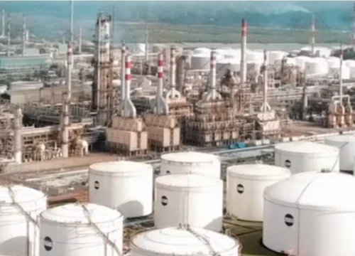 Kilang Minyak ‘Memanas’: Adu Mulut Bahlil & Purbaya, Pertamina Turun Tangan?