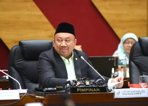 Komisi X Bongkar Dapur Sekolah: MBG & Desentralisasi Pendidikan, Ada Apa?
