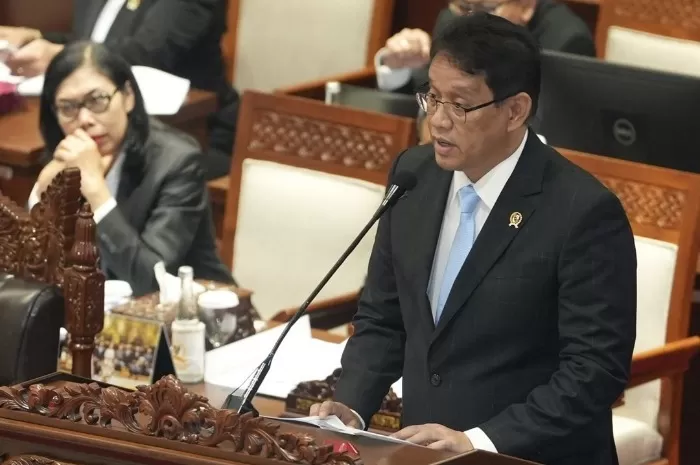 Menkeu Purbaya Bongkar Taktik Lunasi Utang Jumbo Gaya Sidak Mengejutkan