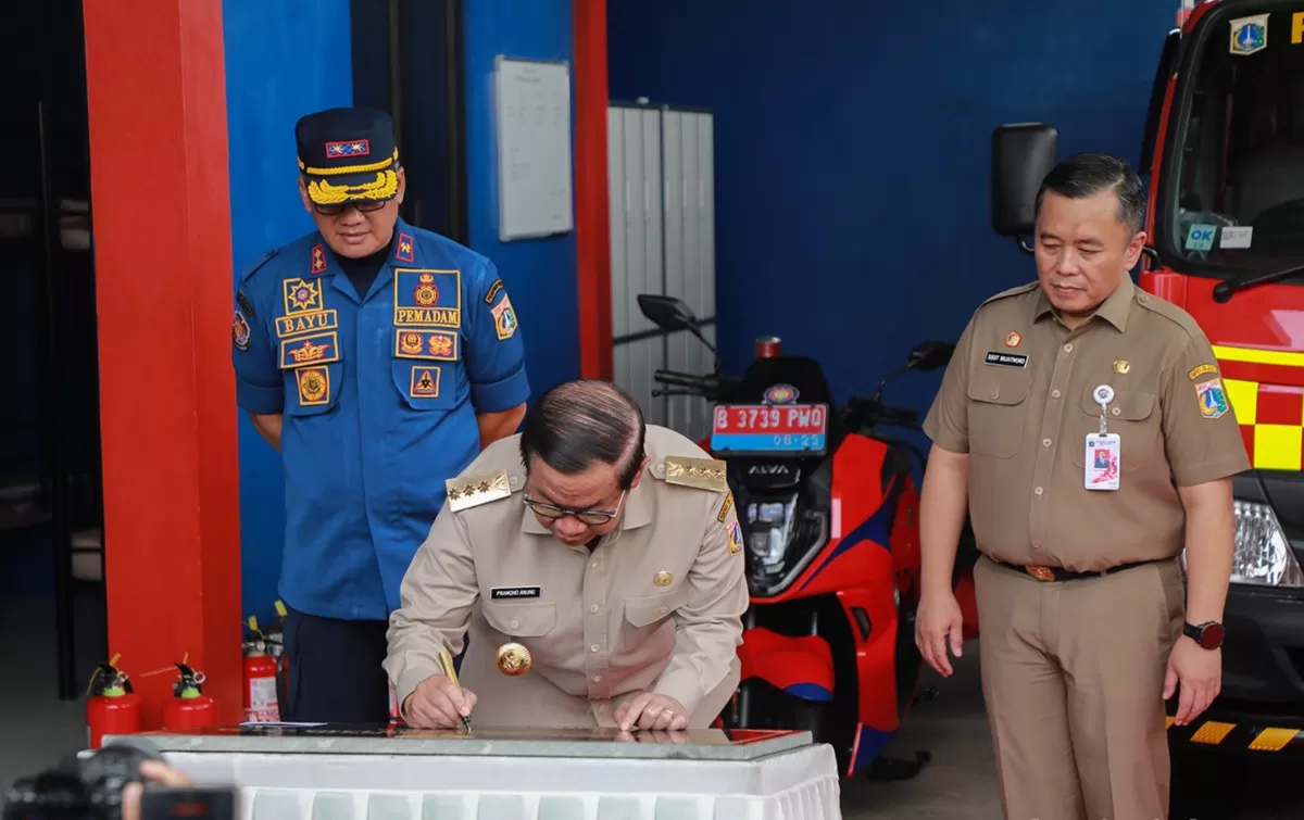 Pramono Resmikan Pos Pemadam Kebakaran Kebayoran Lama Utara Siap Siaga Penuh