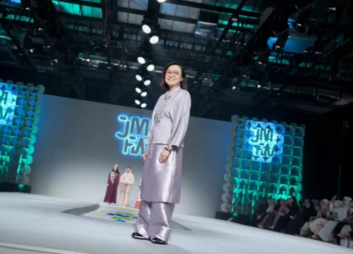 Irene Umar Guncang JMFW 2026: Fesyen Muslim Lokal Siap Taklukkan Dunia