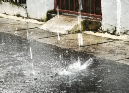 Jakarta Berselimut Awan Tebal dan Gerimis Hari Ini: Waspada Perubahan Cuaca Ekstrem Mendadak