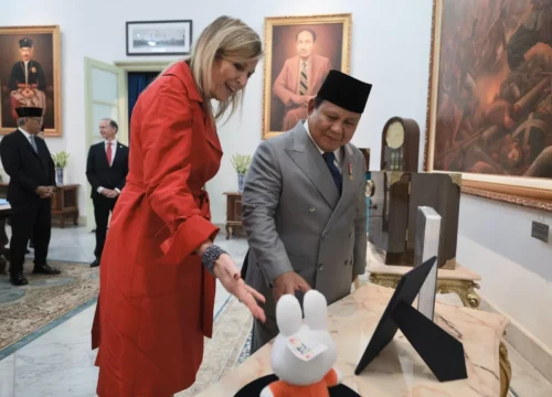 Prabowo & Ratu Máxima: Harmoni Batik Pekalongan, Jersey Bobby, Pertemuan Hangat