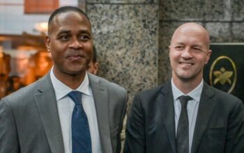 Kluivert Turun Tangan! Bujuk Cruyff Hengkang dari PSSI, Ada Apa?