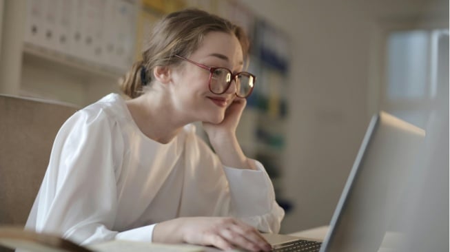 Laptop Terhubung Kilat ke Internet Panduan Mudah Lewat Ponsel Pintar Anda