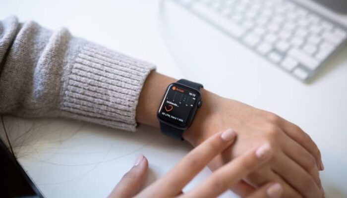 Smartwatch Impian Pekerja: 5 Pilihan Canggih di Bawah Rp400 Ribu, Hemat & Gaya!