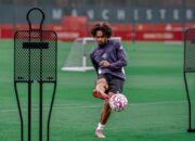 Amorim Bikin Heran! Zirkzee Ditarik, Legenda MU Pun Ikut Geleng Kepala.