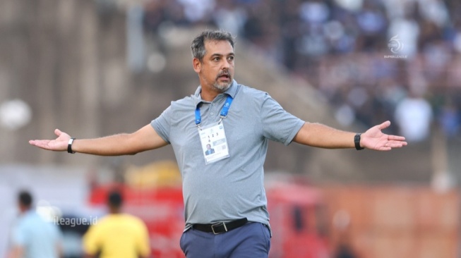 Arema FC Merana 19 Peluang Emas Berakhir Tragis di Hadapan Persita