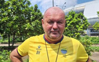 Hodak Yakin Persib Bandung Kuasai Puncak Klasemen Liga 1 Sampai Akhir