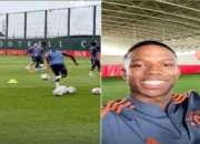 Malacia Bicara dengan Carrick Masa Depan di MU Terancam