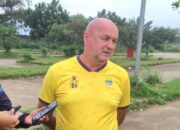 Persib Bandung Datangkan Pemain Anyar? Jawaban Hodak Mengejutkan Bobotoh! 12 Persib Bandung Datangkan Pemain Anyar Jawaban Hodak Mengejutkan Bobotoh