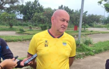 Persib Bandung Datangkan Pemain Anyar? Jawaban Hodak Mengejutkan Bobotoh! 6 Persib Bandung Datangkan Pemain Anyar Jawaban Hodak Mengejutkan Bobotoh