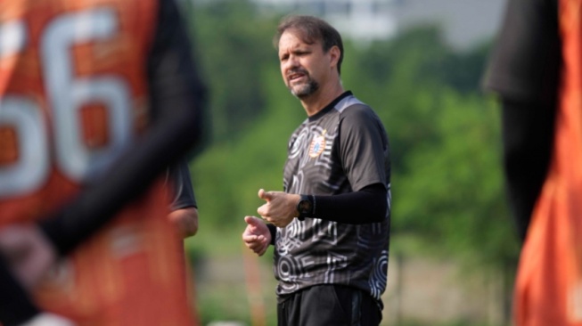 Persija Jakarta Pelatih Serahkan Daftar Pemain Incaran Kejutan Siap Menyambut