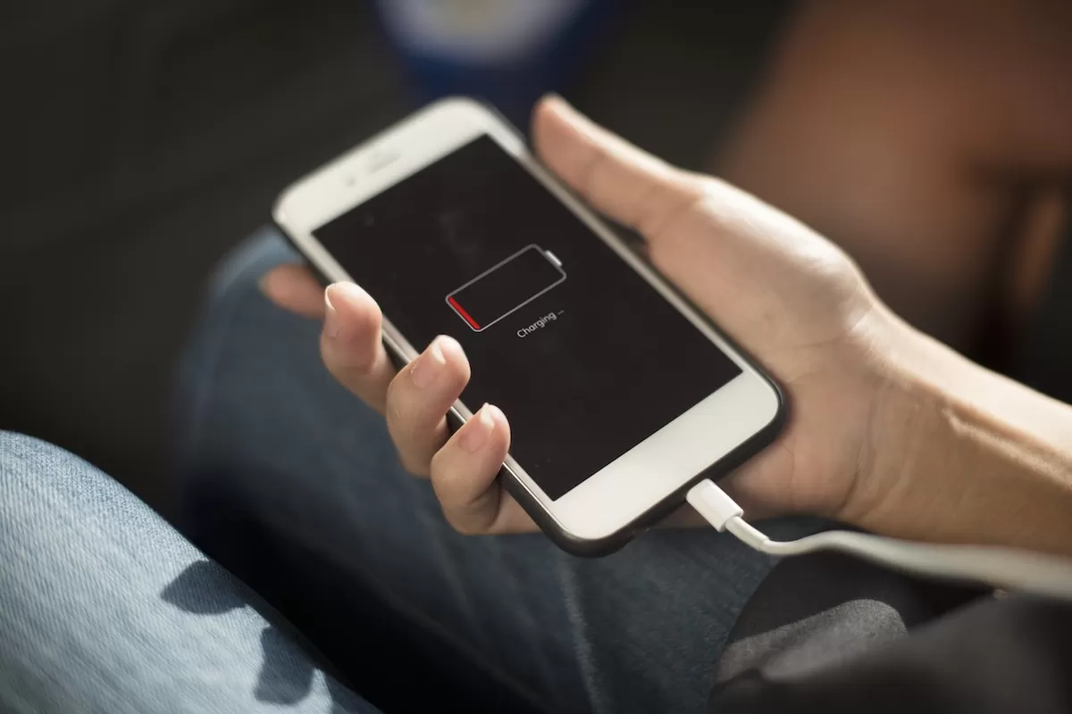 Rahasia Baterai iPhone Awet 5 Tips Charger Ini Paling Penting