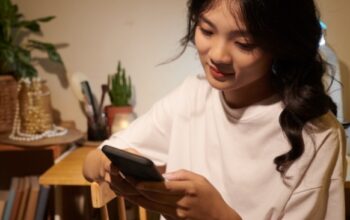 **Rahasia Cuan Online: 9 Cara Hasilkan Uang dari HP, Kerja Tanpa Ngantor!** 4 Rahasia Cuan Online 9 Cara Hasilkan Uang dari HP Kerja Tanpa Ngantor