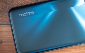 Realme Siapkan HP Baterai Raksasa 10001 mAh Gebrakan Baru