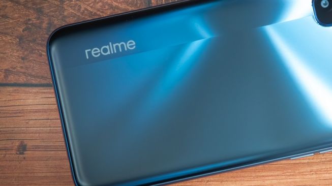 Realme Siapkan HP Baterai Raksasa 10001 mAh Gebrakan Baru
