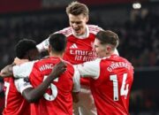 Rio Ferdinand Bongkar Prediksi Juara Liga Inggris: Arsenal Runtuh, City Unggul!