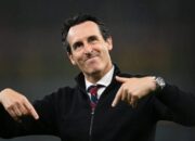 Unai Emery Membara Rengkuh Trofi Liga Champions Villa Park Bergetar