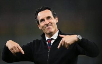 Unai Emery Membara Rengkuh Trofi Liga Champions Villa Park Bergetar