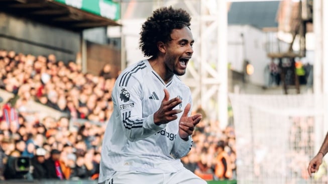 Zirkzee Starter MU AS Roma Wajib Waspada Transfer Impian di Ujung Tanduk