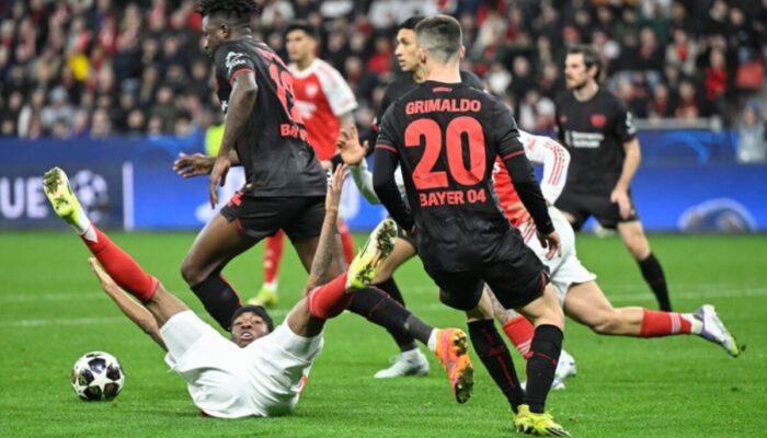 Drama Liga Champions: Penalti Kontroversial Selamatkan Arsenal, Pelatih Lawan Berang!