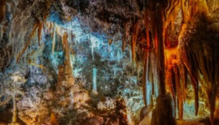 Terkuak! Gua Purba Ini Jauh Lebih Tua dari Zaman Dinosaurus