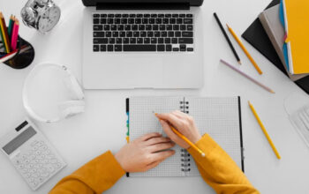 Membedah Teks Editorial: Panduan Lengkap untuk Siswa Kelas 12 Kurikulum Merdeka