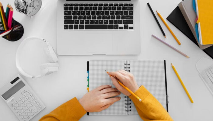 Membedah Teks Editorial: Panduan Lengkap untuk Siswa Kelas 12 Kurikulum Merdeka